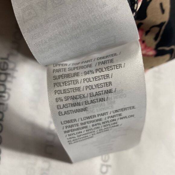 G.I.L.I Floral Jetsetter Cross-over Bodysuit Size XXS‎ / Runs Big - Picture 13 of 14